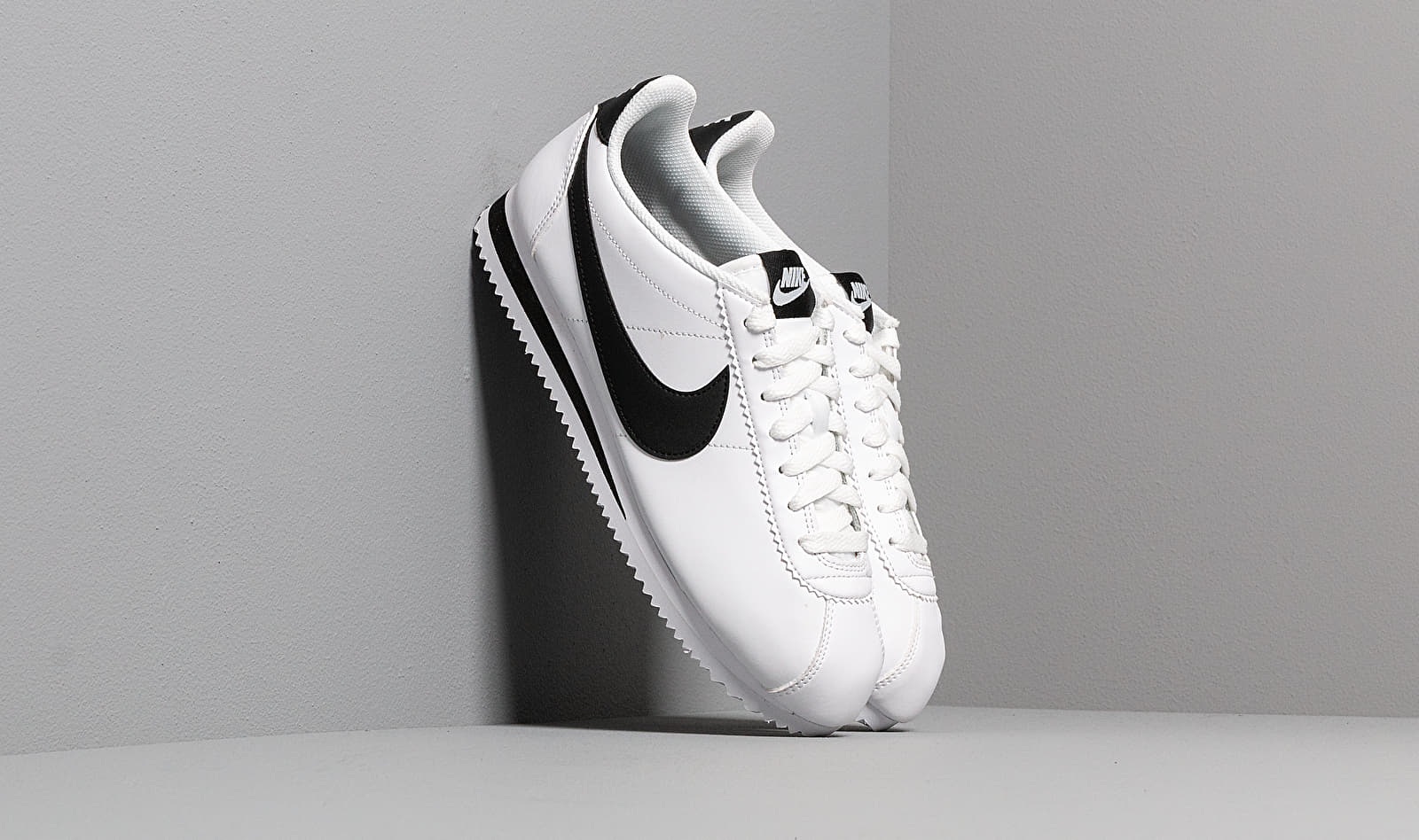Nike Wmns Classic Cortez Leather White/ Black-White