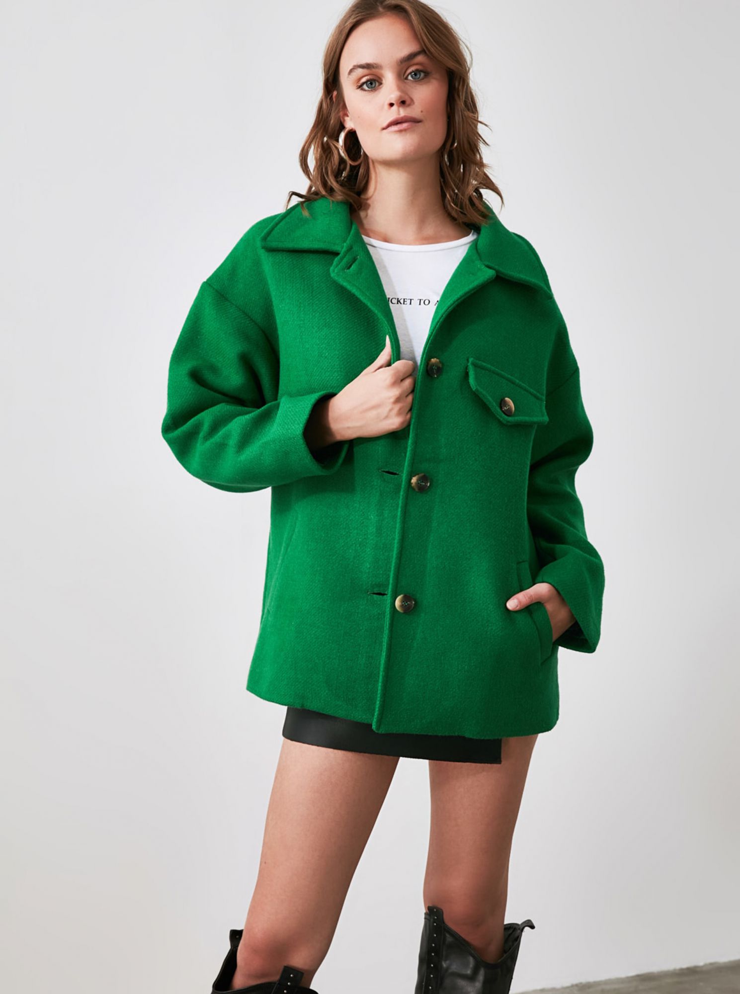 Trendyol zelený krátký kabát