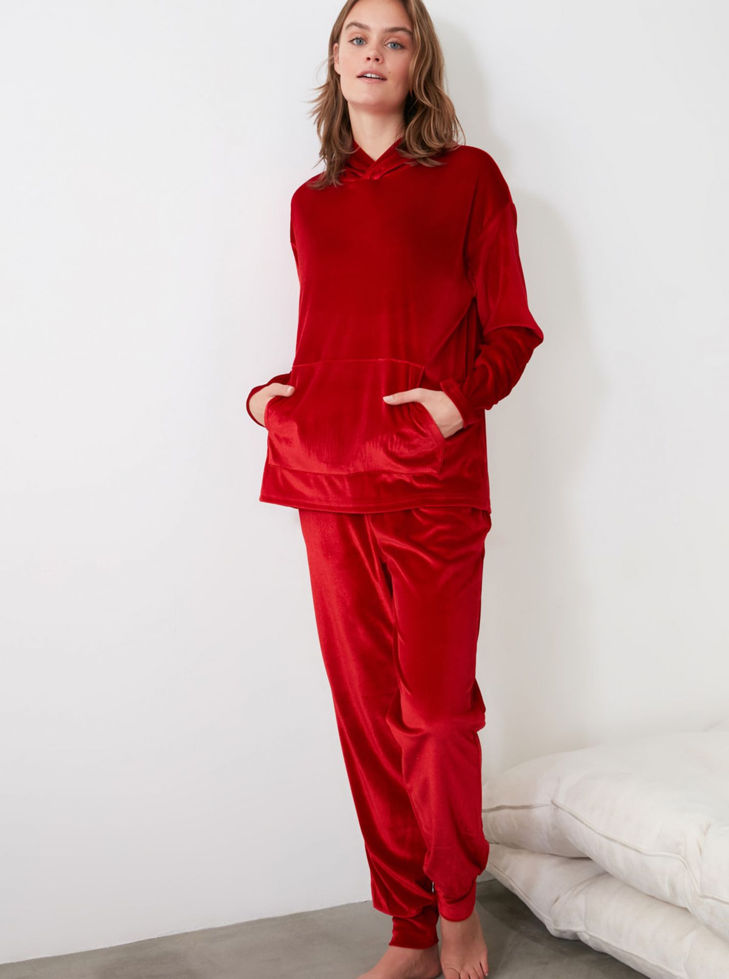 Trendyol červené dámské pyžamo